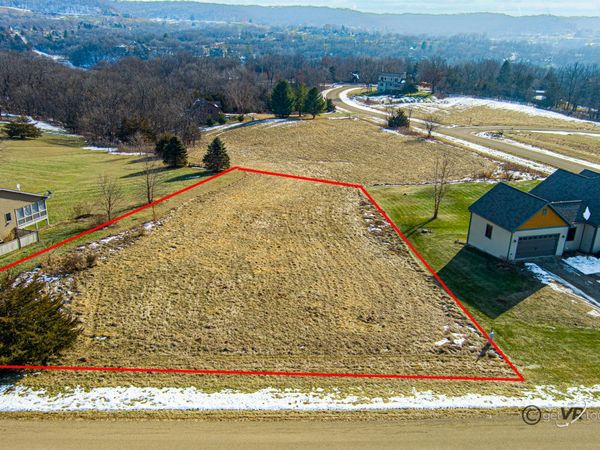 3 Beacon Trail, Galena, IL 61036