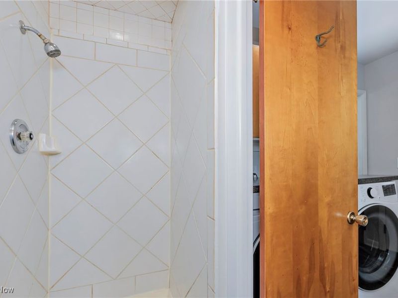 16008 Button Street, Middlefield, OH 44062 Photo 21