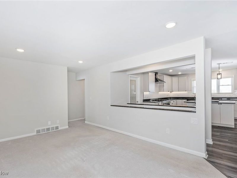 16008 Button Street, Middlefield, OH 44062 Photo 6