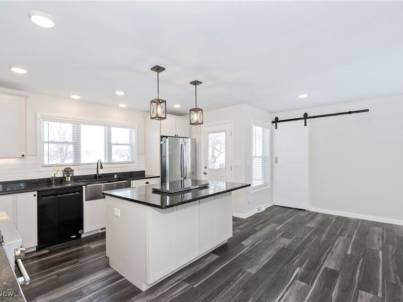 16008 Button Street, Middlefield, OH 44062 Photo 8