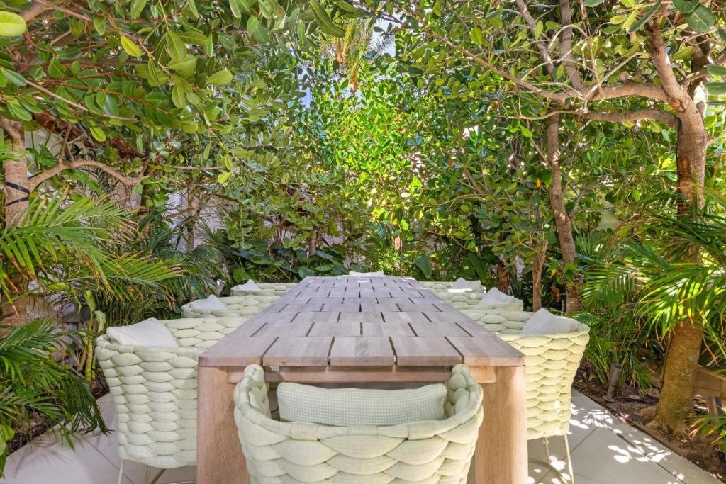 680 S Ocean Boulevard, Palm Beach, FL 33480 Photo