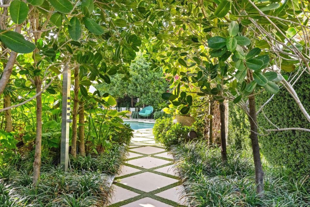 680 S Ocean Boulevard, Palm Beach, FL 33480 Photo