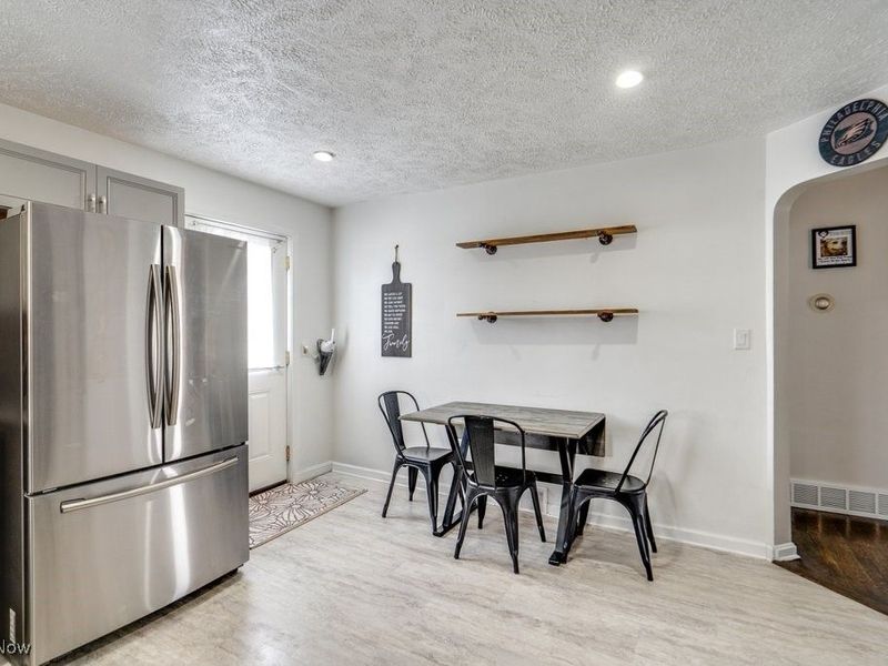 5502 Hampstead Avenue, Parma, OH 44129 Photo 11