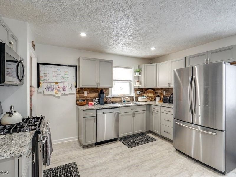 5502 Hampstead Avenue, Parma, OH 44129 Photo 8