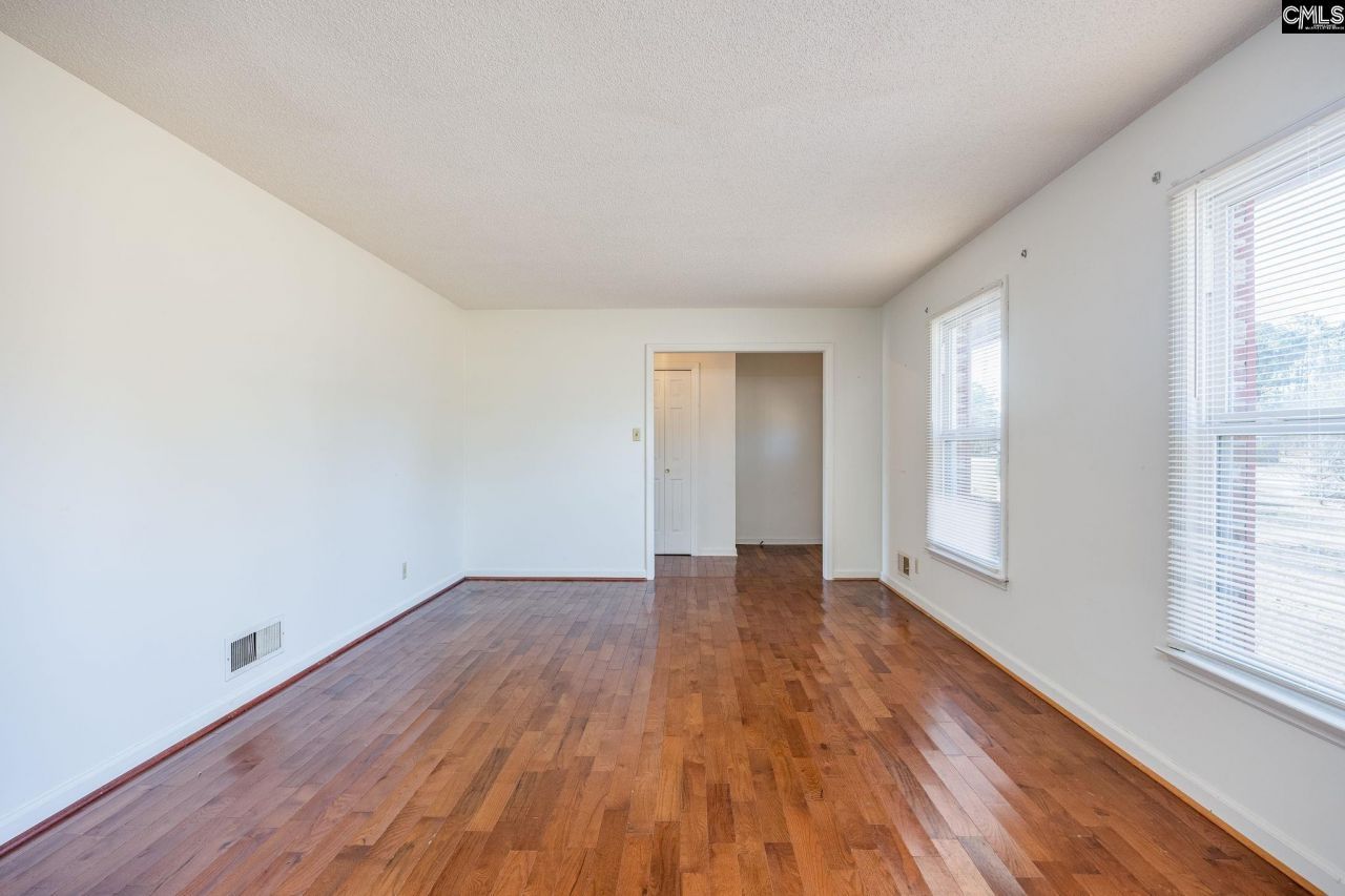 1924 Niagara Drive Photo 10