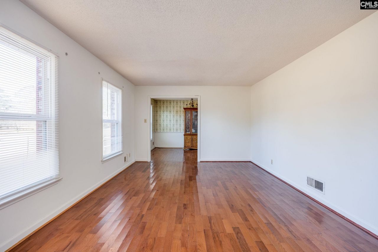 1924 Niagara Drive Photo 8