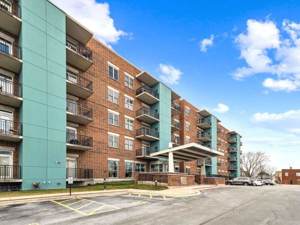 9355 Irving Park Road, Unit 404, Schiller Park, IL 60176