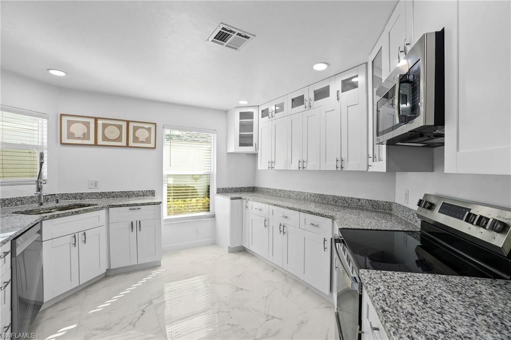3141 Carriage Cir, Naples, FL 34105 Photo