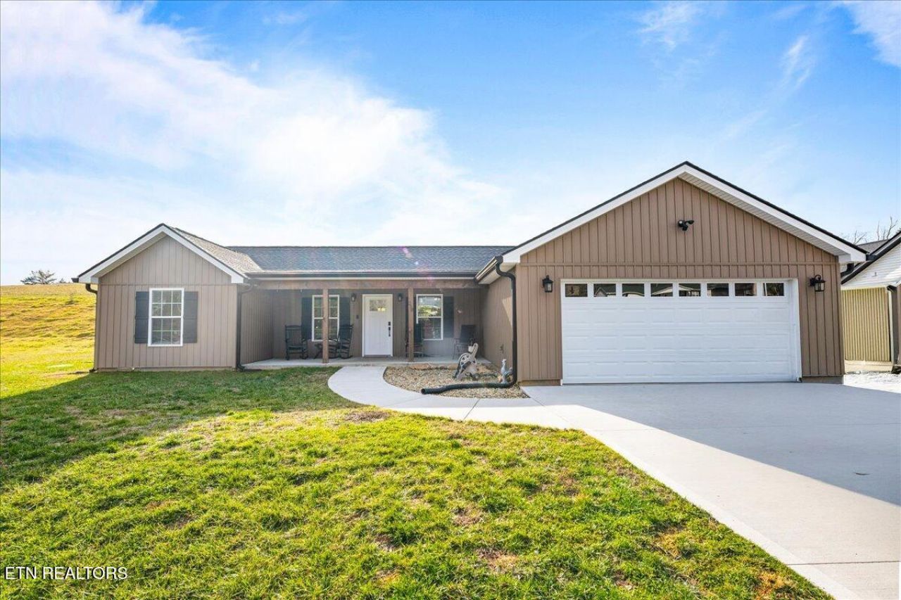258 Old Middlesboro Hwy, Lafollette, TN 37766 Main Photo
