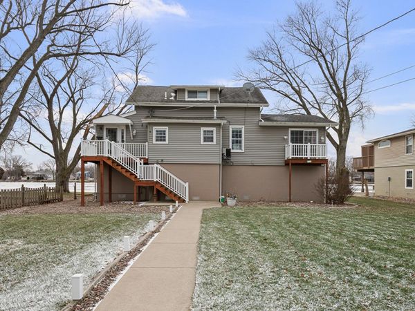 3640 N Shore Drive, Moline, IL 61265