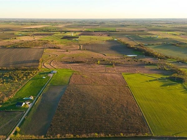 6831 Landfill Road , Belton, TX 76513