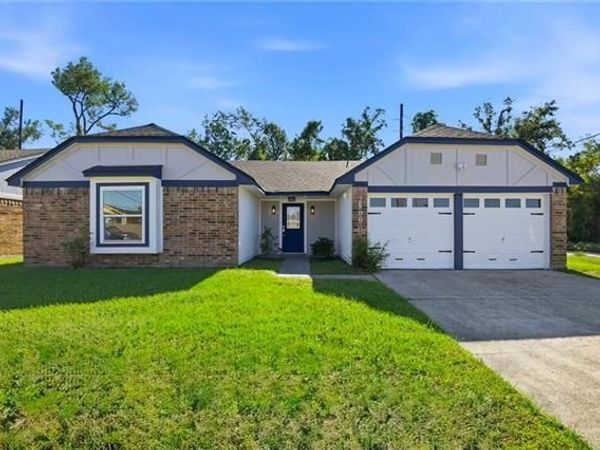 2800 ENGLISH COLONY Drive, LaPlace, LA 70068