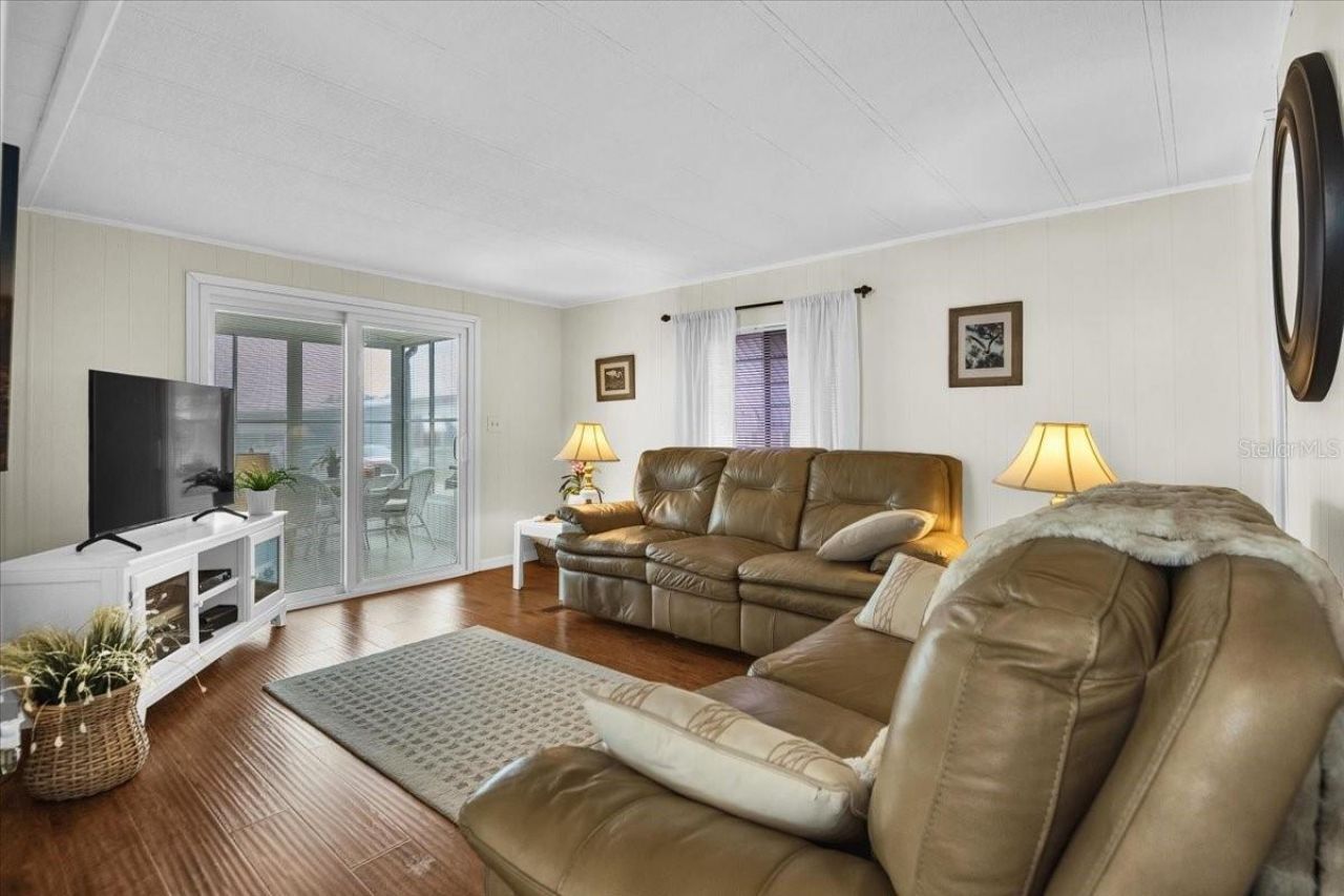 808 53rd Avenue E, Unit 209, Bradenton, FL 34203 Photo