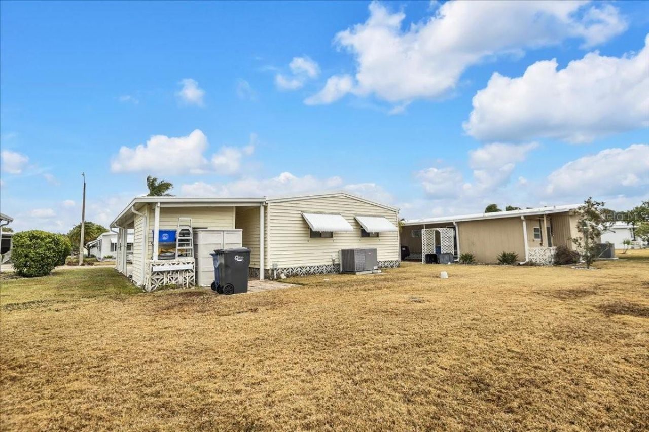 808 53rd Avenue E, Unit 209, Bradenton, FL 34203 Photo