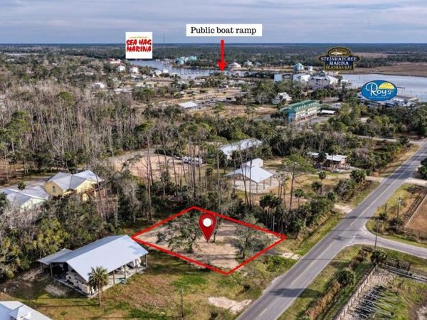 202 2ND Street , Steinhatchee, FL 32359