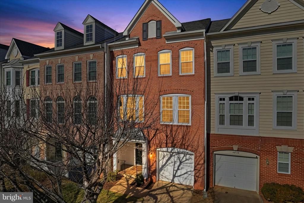 46164 Chester Terrace, Sterling, VA 20165 Main Photo