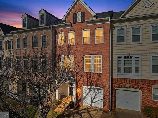 46164 CHESTER TERRACE, STERLING, VA 20165