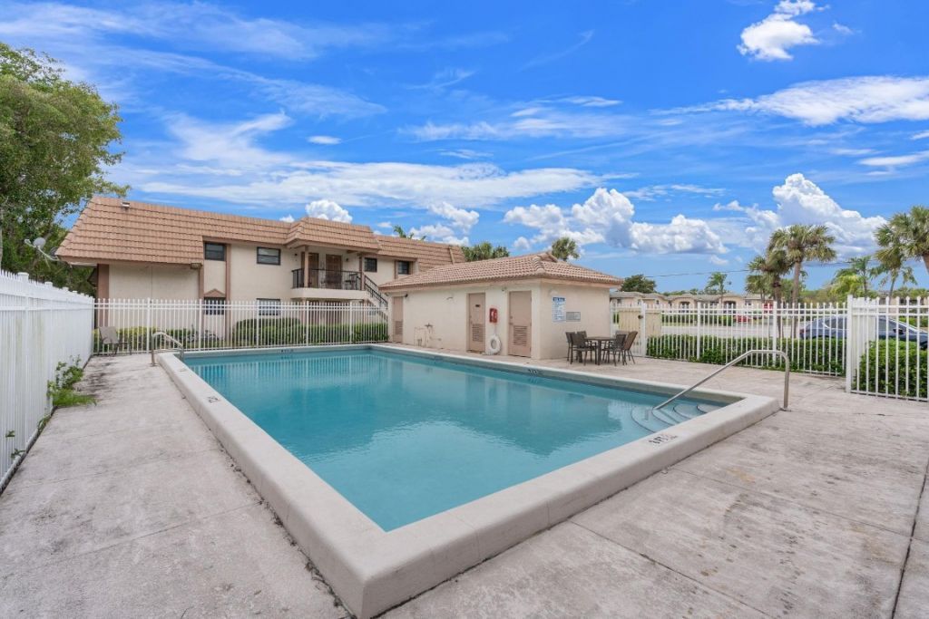 12264 N Royal Palm Boulevard, Unit A1, Coral Springs, FL 33065 Photo