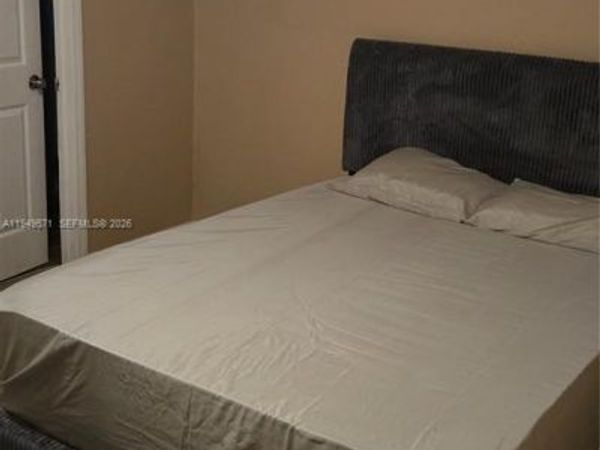 2879 SW 10th St, Unit B, Fort Lauderdale, FL 33312