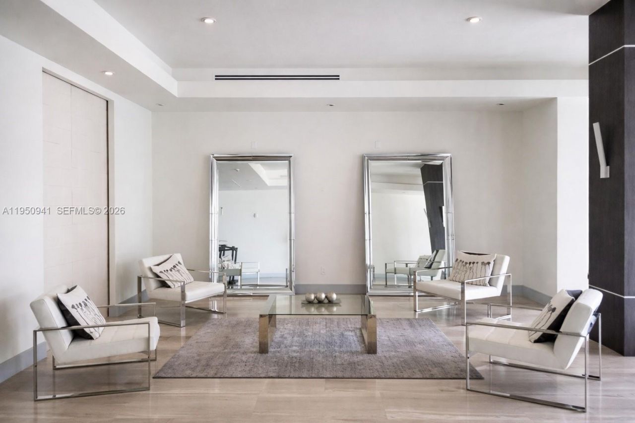 1228 West Ave, Unit 909, Miami Beach, FL 33139 Photo