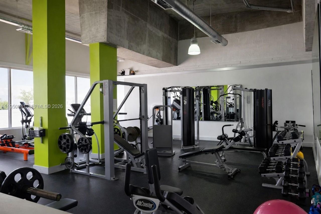 1228 West Ave, Unit 909, Miami Beach, FL 33139 Photo