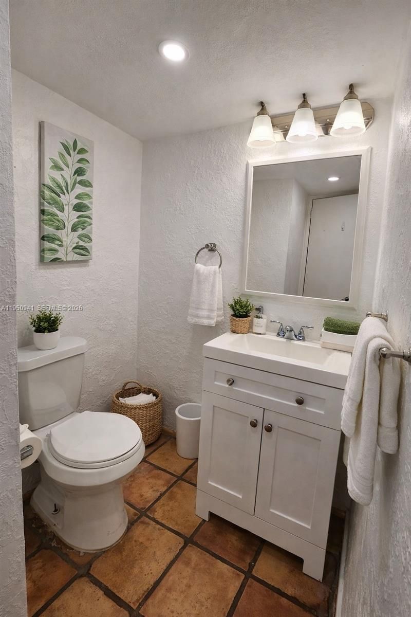 1228 West Ave, Unit 909, Miami Beach, FL 33139 Photo