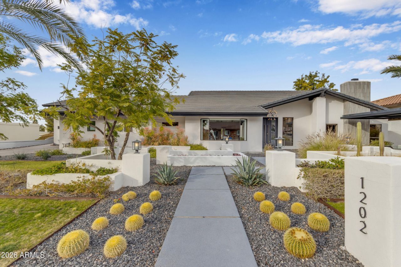 1202 W Dahlia Drive, Phoenix, AZ 85029 Main Photo