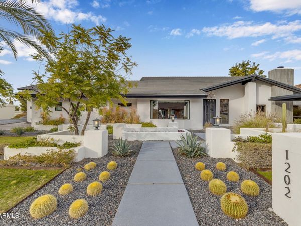 1202 W DAHLIA Drive, Phoenix, AZ 85029