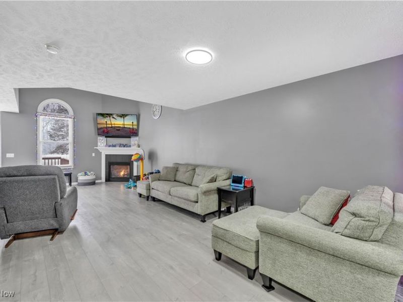 1033 Parsons Road, Grafton, OH 44044 Photo 4