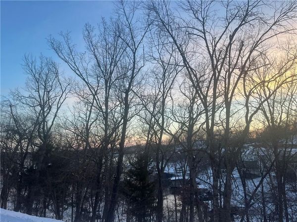 Palisades Drive, Four Seasons, MO 65049