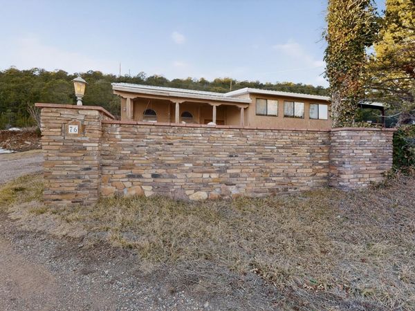76 Canoncito Road, Cedar Crest, NM 87008