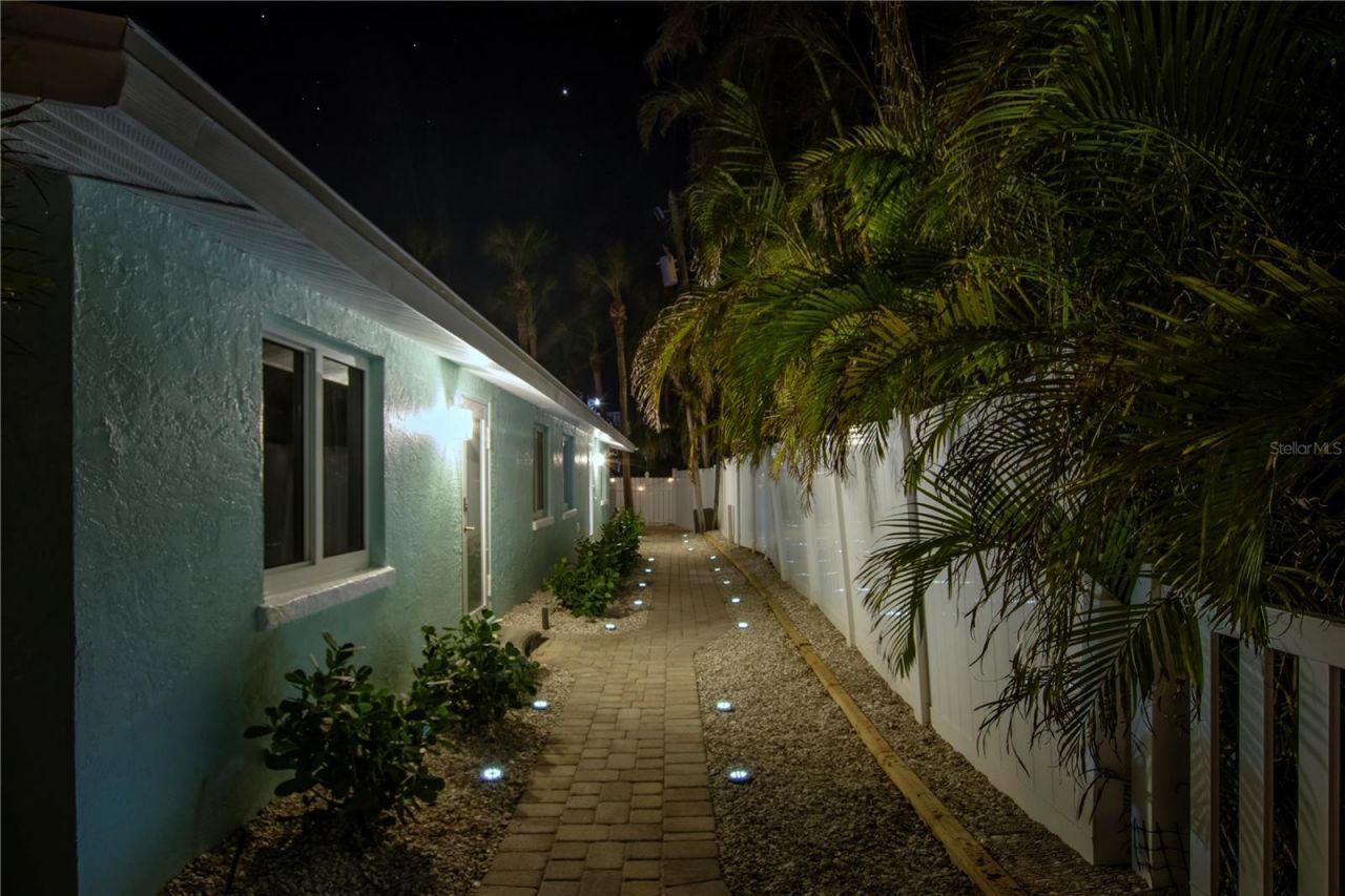 3604 Gulf Drive, Unit A and B, Holmes Beach, FL 34217 Photo