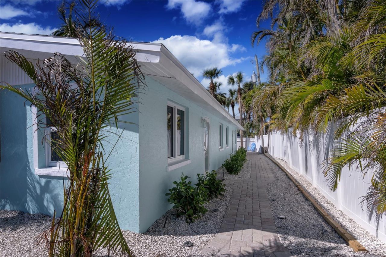 3604 Gulf Drive, Unit A and B, Holmes Beach, FL 34217 Photo