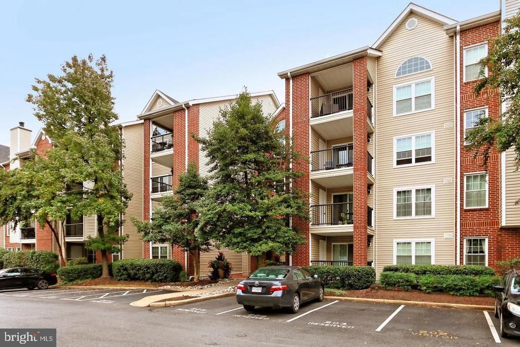 3311 Wyndham Circle, Unit 2195, Alexandria, VA 22302 Main Photo