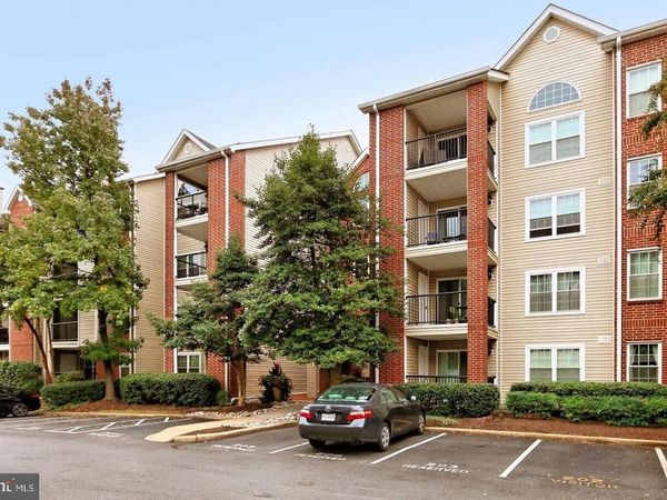 3311 WYNDHAM CIRCLE, Unit 2195, ALEXANDRIA, VA 22302