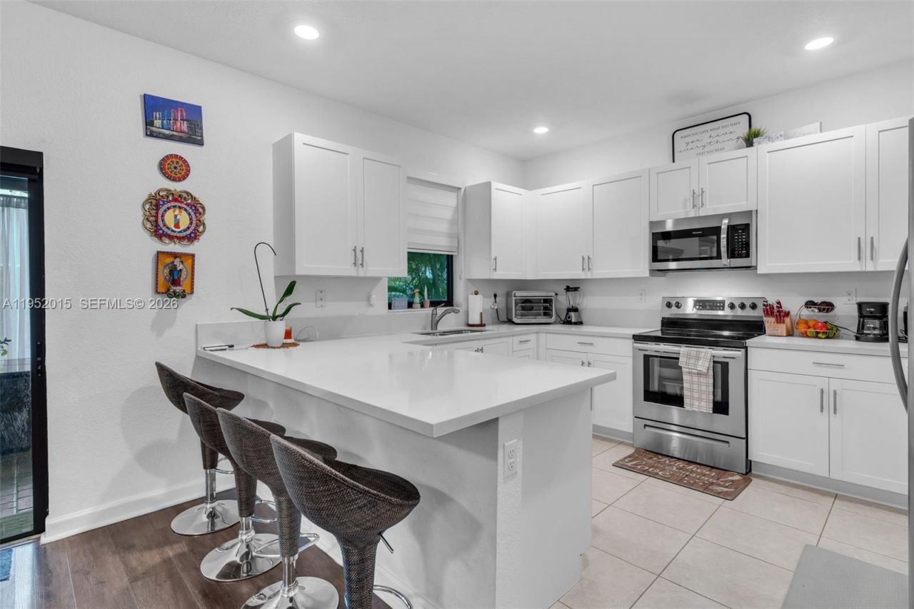 25010 SW 107th Ct, Miami, FL 33032 Photo