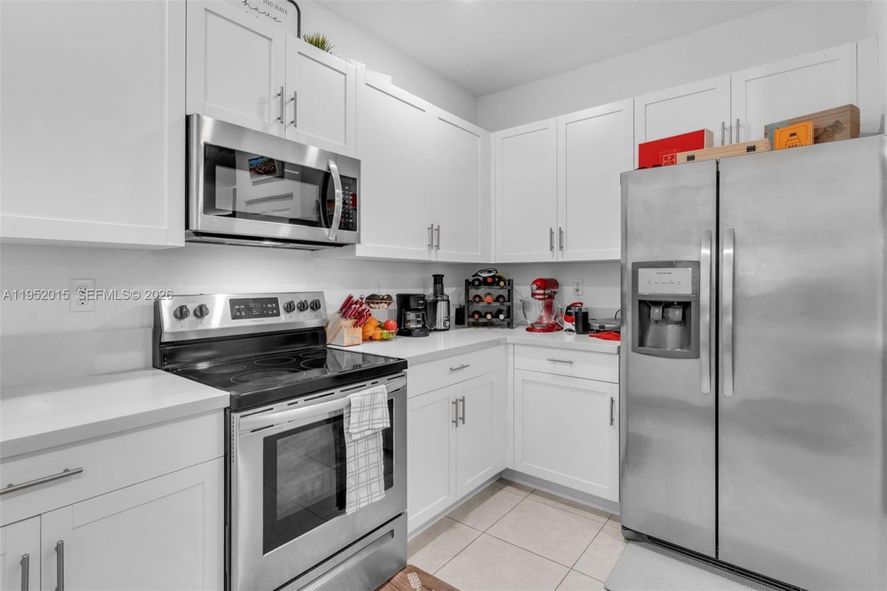 25010 SW 107th Ct, Miami, FL 33032 Photo