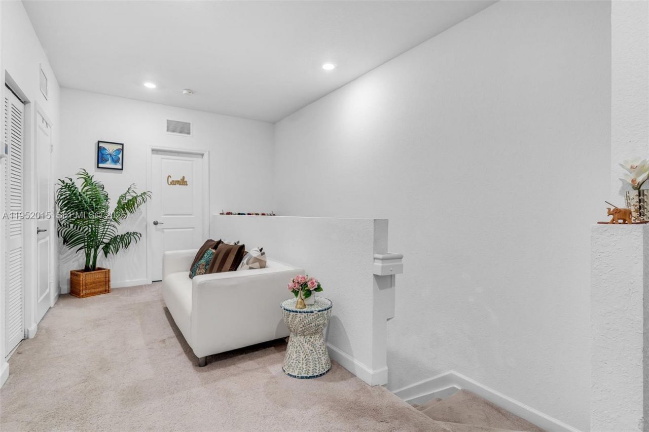 25010 SW 107th Ct, Miami, FL 33032 Photo