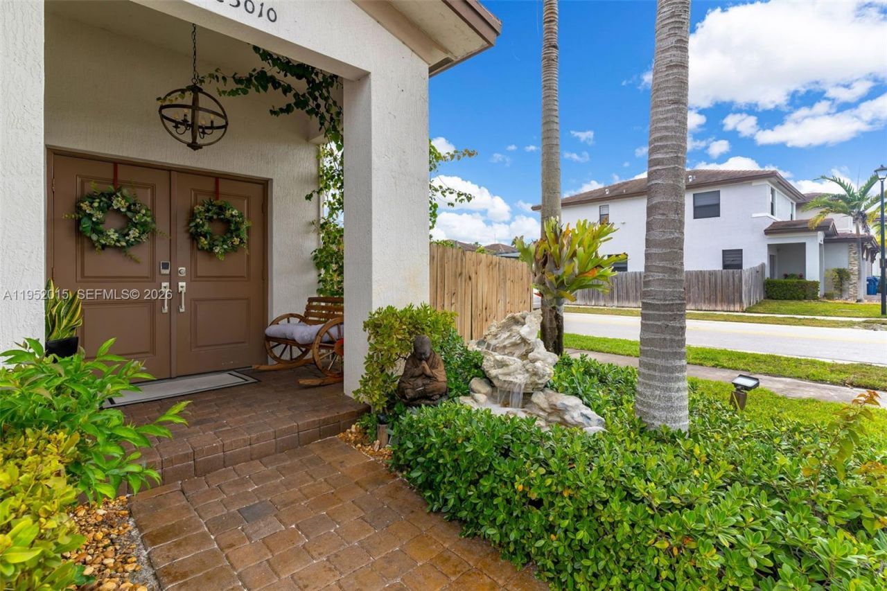 25010 SW 107th Ct, Miami, FL 33032 Photo