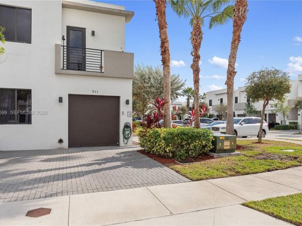 541 SW 91st Ct, Miami, FL 33174