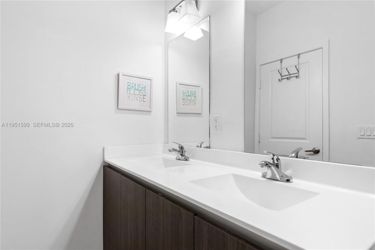 541 SW 91st Ct, Miami, FL 33174 Photo