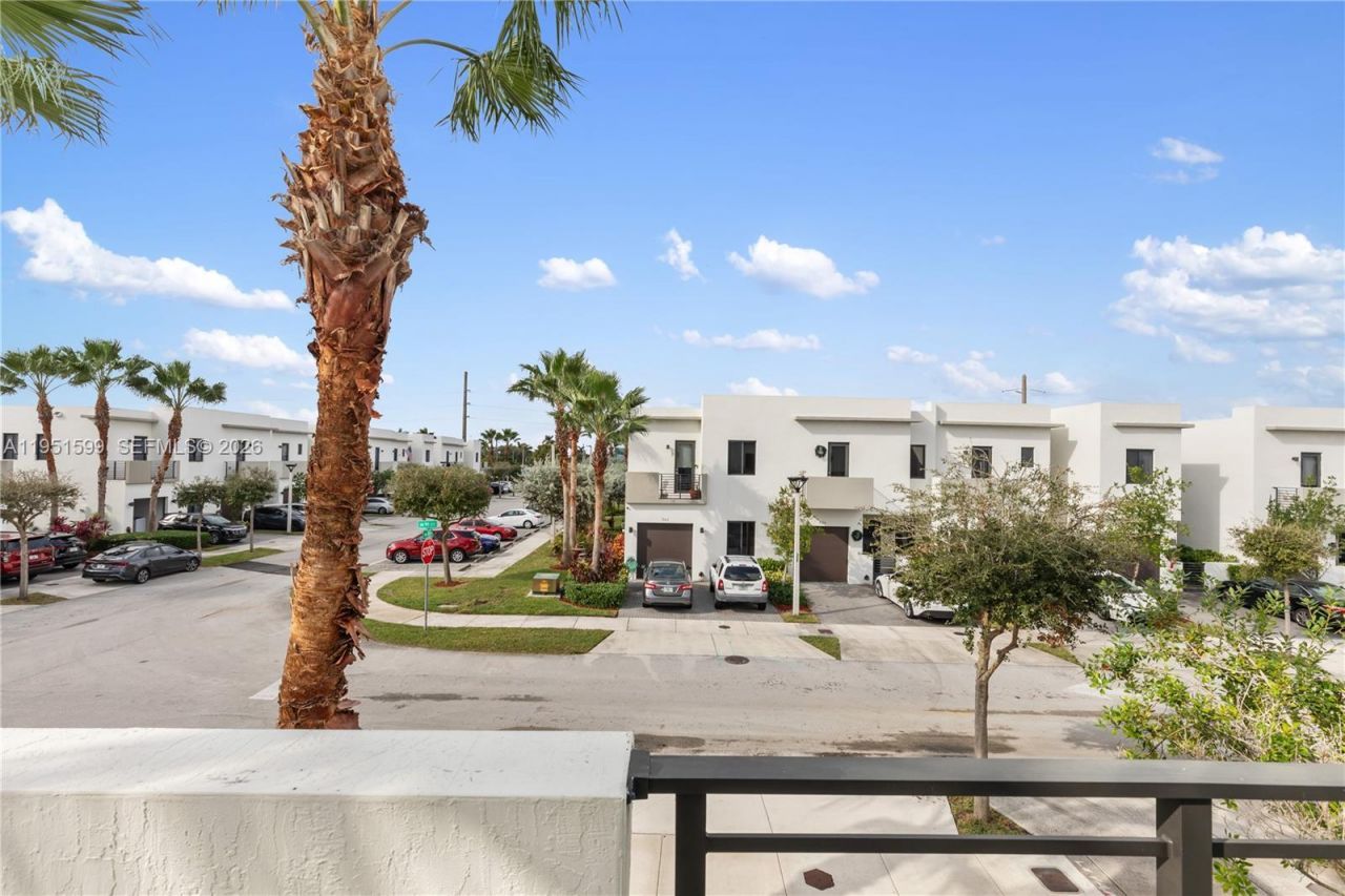 541 SW 91st Ct, Miami, FL 33174 Photo