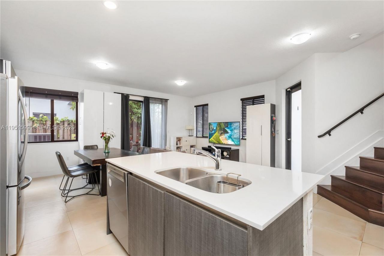 541 SW 91st Ct, Miami, FL 33174 Photo