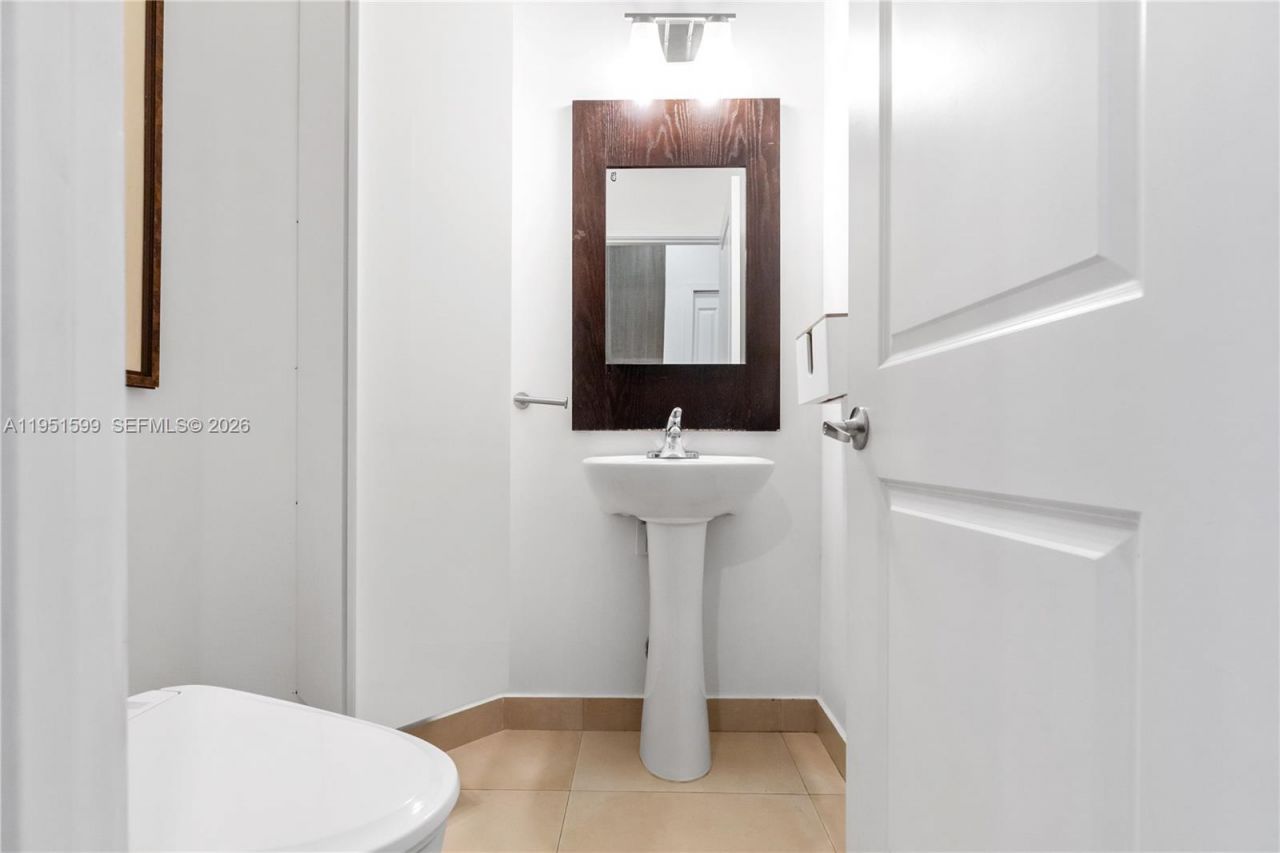 541 SW 91st Ct, Miami, FL 33174 Photo