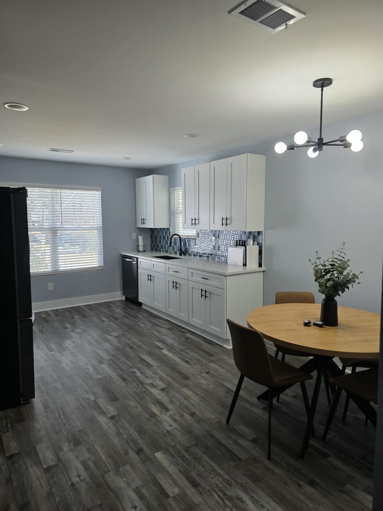 185 Bamert Street Photo 10