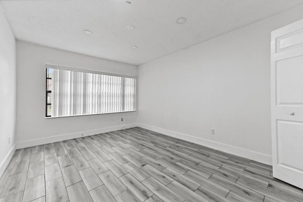 1390 Summit Run Circle, West Palm Beach, FL 33415 Photo