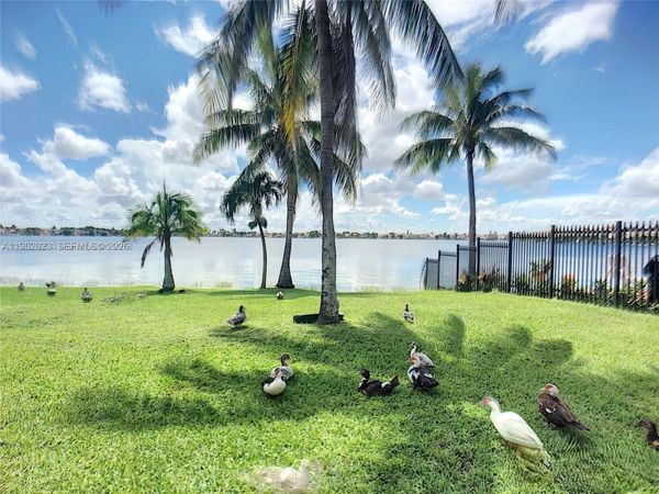 1090 NW 123rd Ct, Unit 816, Miami, FL 33182