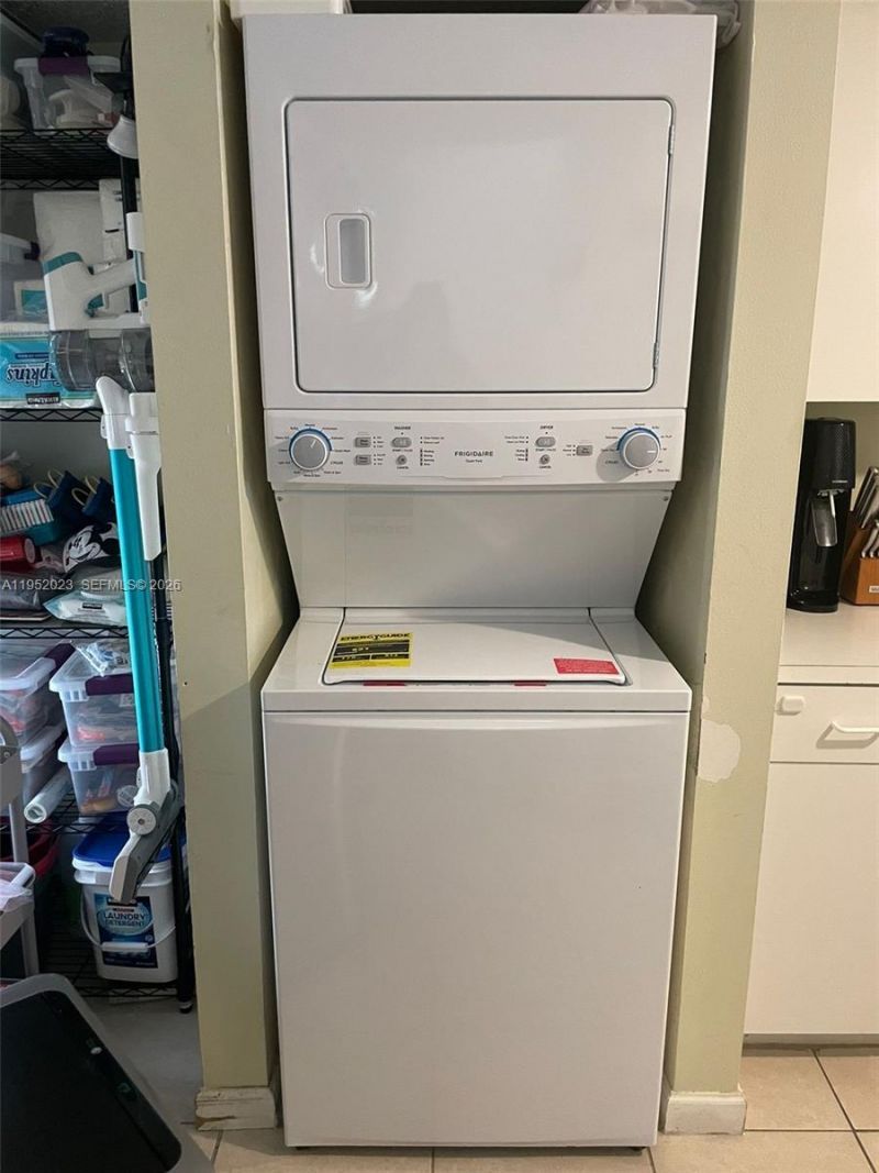 1090 NW 123rd Ct, Unit 816, Miami, FL 33182 Photo