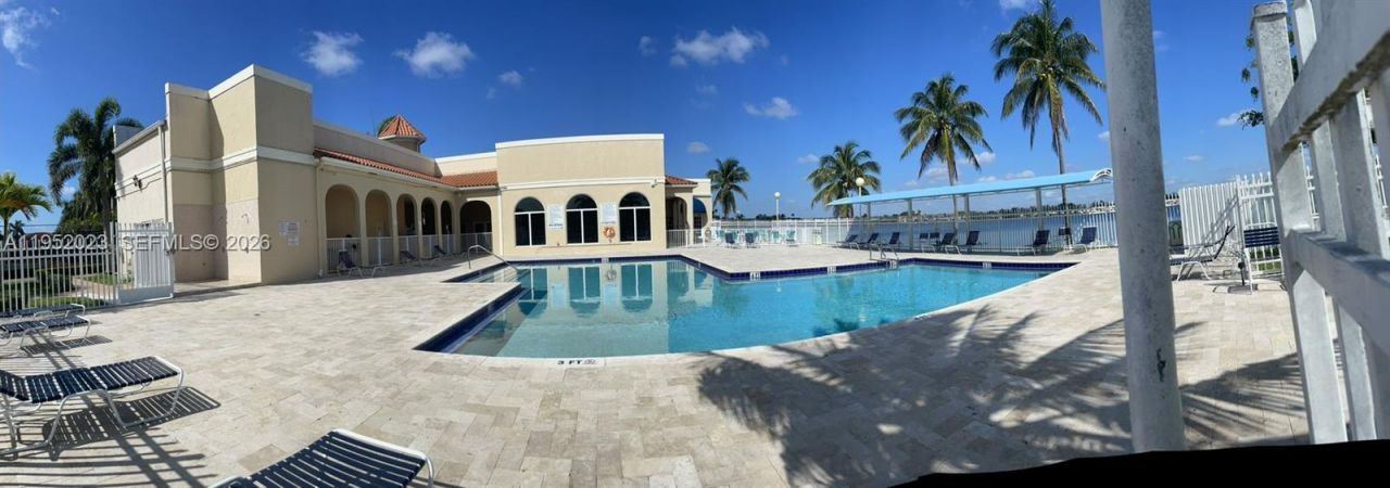 1090 NW 123rd Ct, Unit 816, Miami, FL 33182 Photo