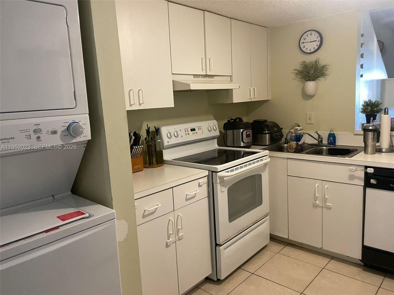 1090 NW 123rd Ct, Unit 816, Miami, FL 33182 Photo